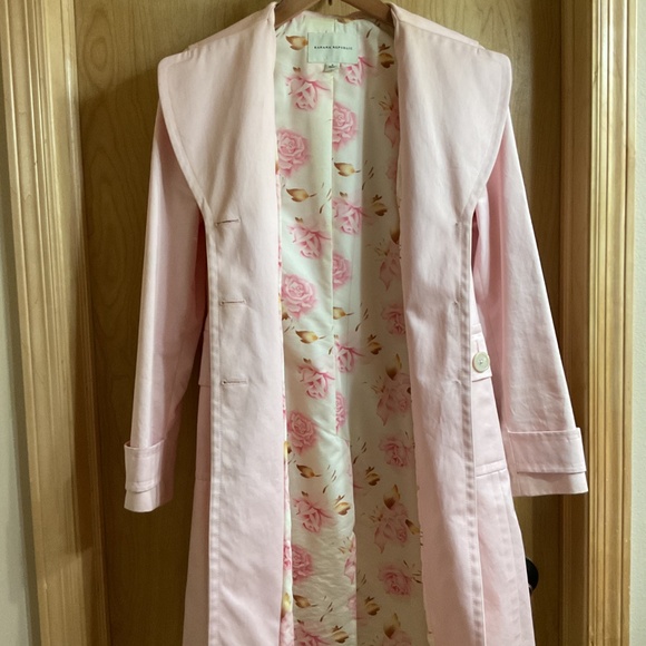 Banana Republic size small pink trench with floral lining - Picture 2 of 6